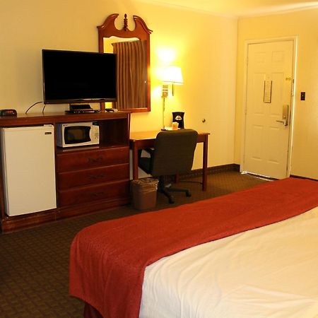Lake View Inn & Suites Killen エクステリア 写真