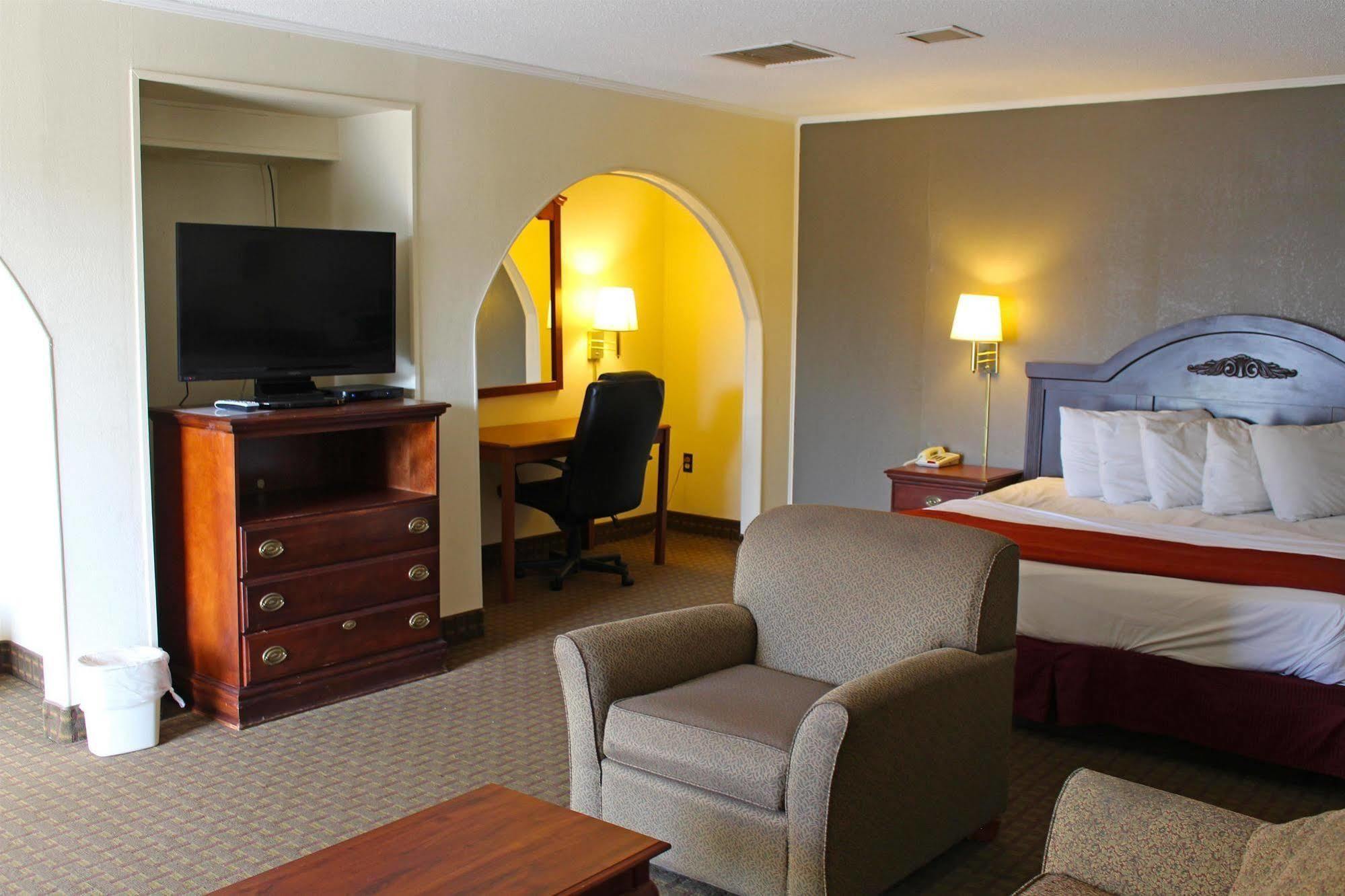 Lake View Inn & Suites Killen エクステリア 写真