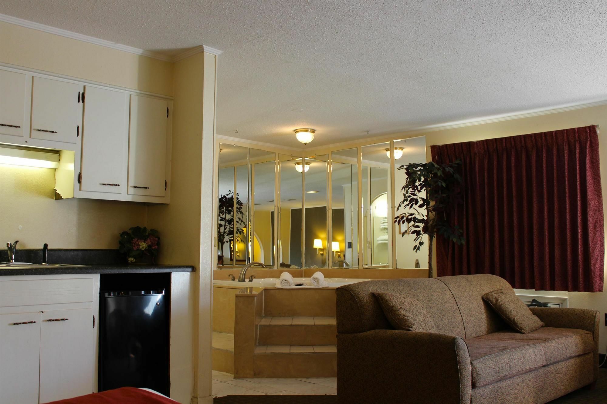 Lake View Inn & Suites Killen エクステリア 写真